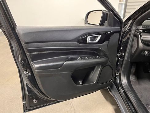 Used 2022 Jeep Compass Altitude image 26