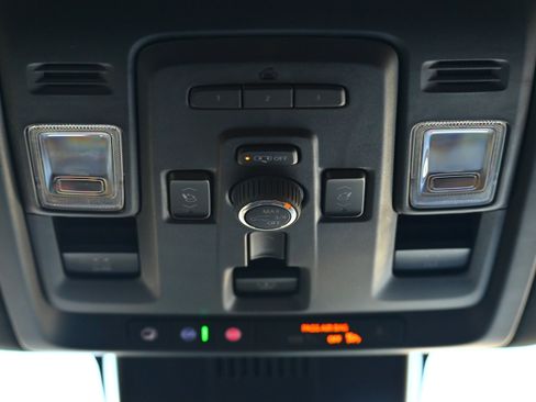 Used 2023 GMC Yukon XL Denali Ultimate image 13