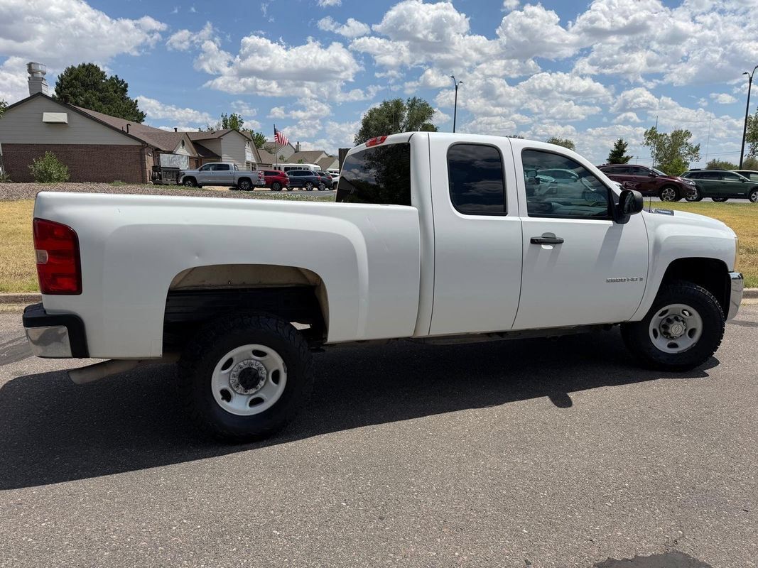 Used 2009 Chevrolet Silverado 2500 W/T AWD/4WD image 4