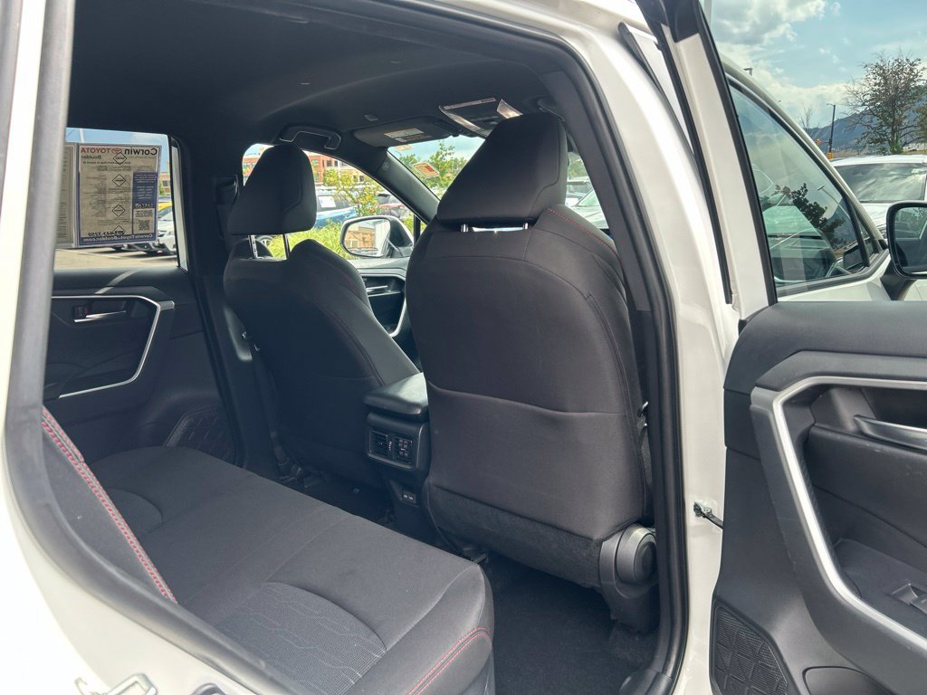 Used 2025 Toyota RAV4 SE AWD/4WD image 15