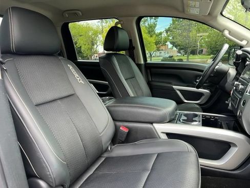 Used 2019 Nissan Titan PRO-4X AWD/4WD image 23