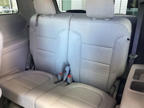 Used 2018 GMC Acadia SLE w/ LPO, Black Accent Package image 14