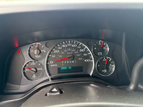 Used 2024 Chevrolet Express 2500 w/ Driver Convenience Package image 35