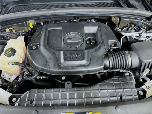 Used 2022 Jeep Grand Cherokee L Overland image 9