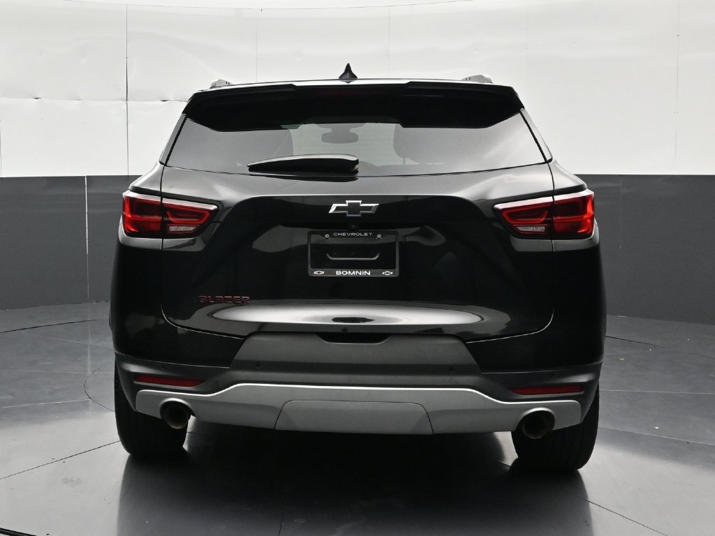 Used 2023 Chevrolet Blazer LT FWD image 4