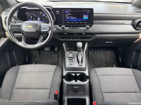 Used 2024 Chevrolet Colorado W/T image 19
