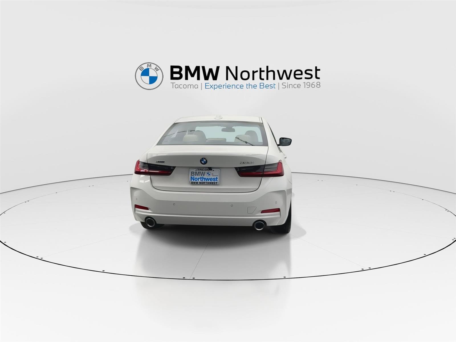 Used 2026 BMW 330i xDrive Sedan w/ Parking Assistance Package AWD/4WD image 2