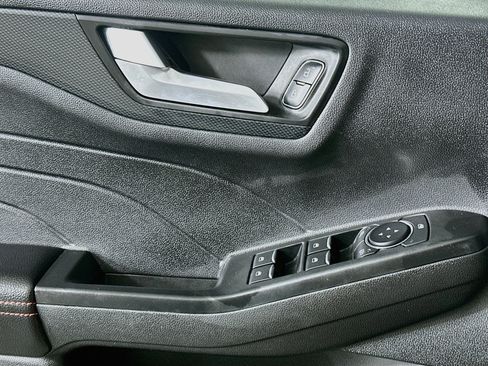 Used 2025 Ford Escape ST-Line FWD image 15