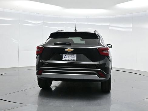 Used 2025 Chevrolet Trax LT FWD image 42