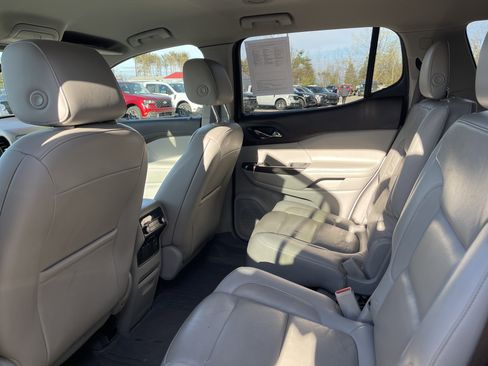 Used 2019 GMC Acadia SLT AWD/4WD image 10