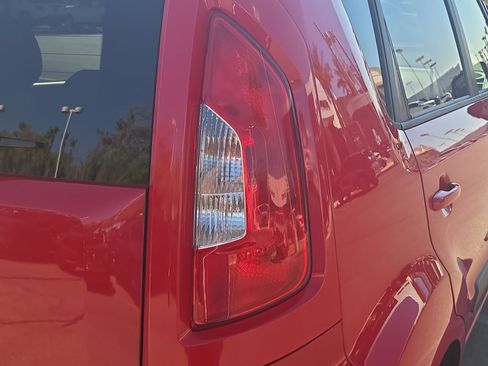 Used 2013 Kia Soul FWD image 11