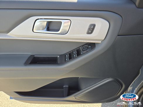 New 2026 Ford Explorer Active w/ Active Comfort Package image 10