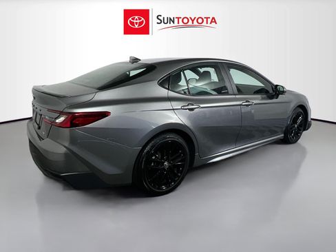 Used 2026 Toyota Camry SE FWD image 4
