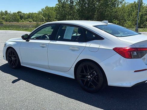 Used 2024 Honda Civic Sport image 10