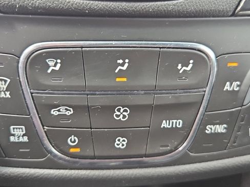 Used 2022 Chevrolet Equinox RS w/ RS Leather Package AWD/4WD image 19
