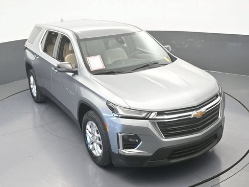 Used 2023 Chevrolet Traverse LS FWD image 50