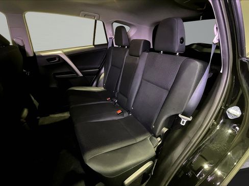 Used 2017 Toyota RAV4 LE AWD/4WD image 22