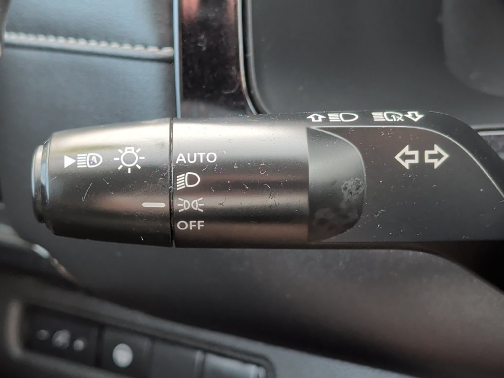 Used 2024 Nissan Pathfinder SV AWD/4WD image 46
