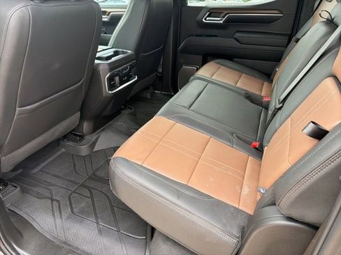 Used 2024 Chevrolet Silverado 1500 High Country w/ High Country Premium Package image 6