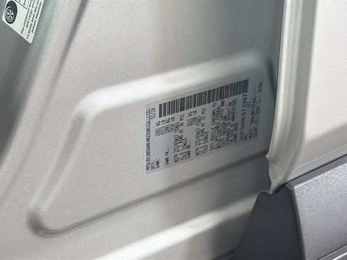 Used 2024 Nissan Rogue S FWD image 31