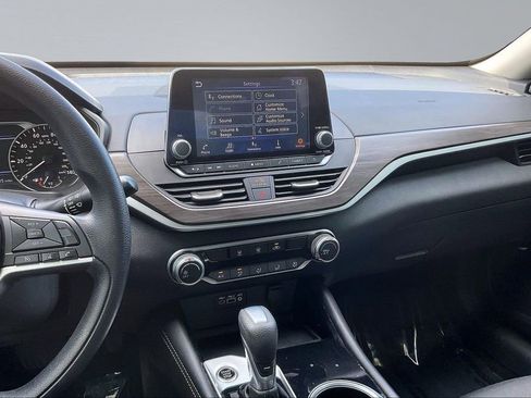 Used 2023 Nissan Altima 2.5 SV AWD/4WD image 6