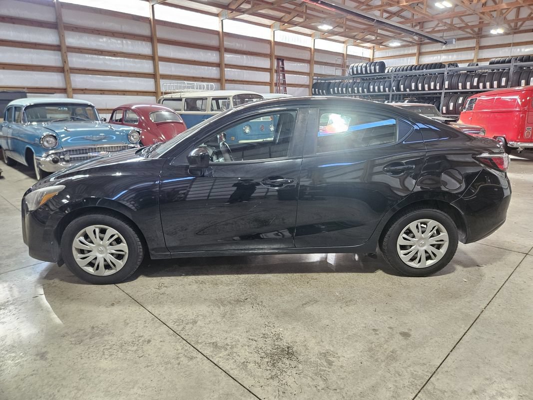 Used 2019 Toyota Yaris L FWD image 5