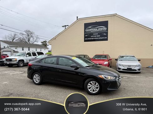 Used 2018 Hyundai Elantra SE image 1