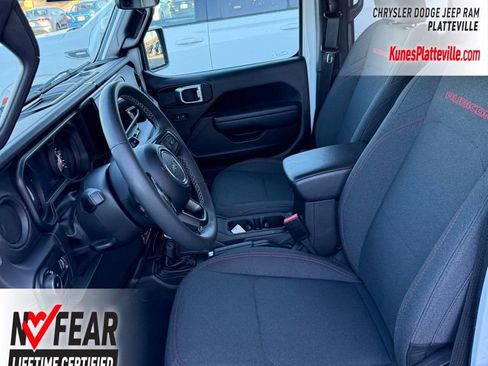 Used 2025 Jeep Wrangler Rubicon image 9