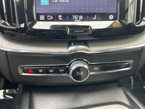 Certified 2025 Volvo XC60 B5 Plus image 25