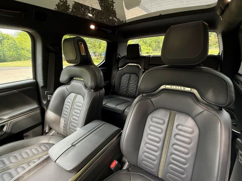 Used 2024 Rivian R1T Adventure AWD/4WD image 10