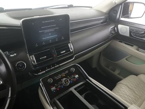 Used 2021 Lincoln Navigator Black Label w/ Special Edition Package AWD/4WD image 28