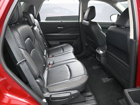 Used 2022 Nissan Pathfinder SL image 36