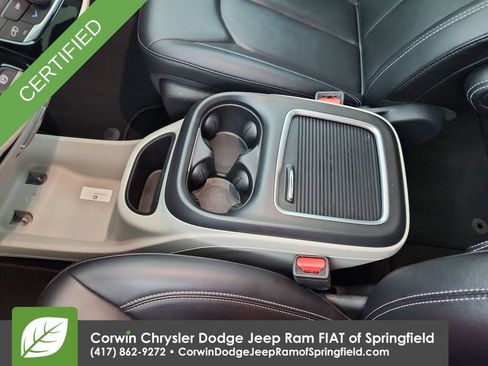 Certified 2024 Chrysler Pacifica Touring-L FWD image 27