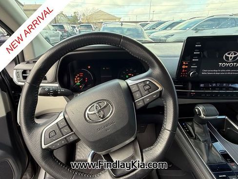 Used 2021 Toyota Sienna XLE image 9