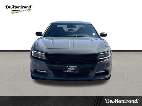 Used 2018 Dodge Charger SXT Plus w/ Blacktop Package image 2