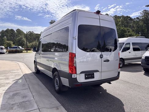Used 2024 Mercedes-Benz Sprinter 2500 image 10