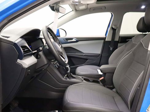 Certified 2023 Volkswagen Taos SE w/ Panoramic Sunroof Package image 16