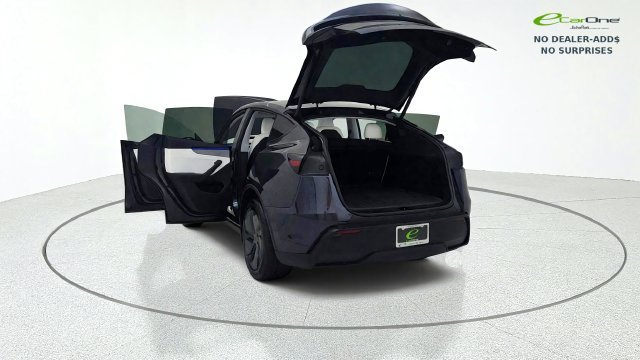 Used 2026 Tesla Model Y 2WD image 17