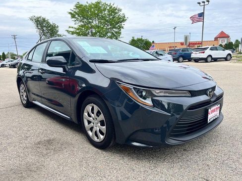 Used 2025 Toyota Corolla LE FWD image 3