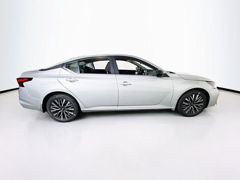 New 2026 Nissan Altima 2.5 SV FWD image 4
