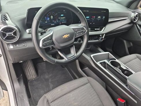 Used 2025 Chevrolet Equinox LT FWD image 15