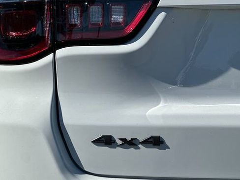 New 2026 Jeep Compass Latitude image 26