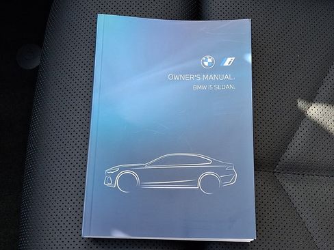 Certified 2025 BMW i5 xDrive40 w/ M Sport Package AWD/4WD image 30