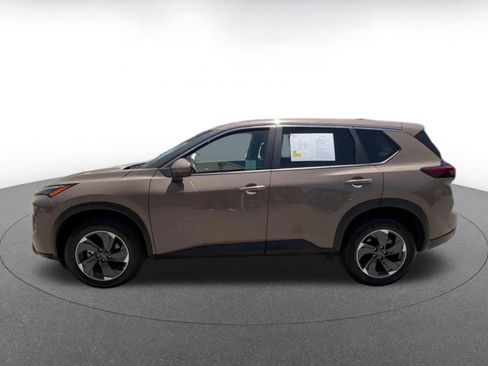 Used 2025 Nissan Rogue SV FWD image 11
