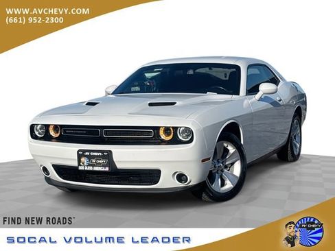 Used 2023 Dodge Challenger SXT image 1