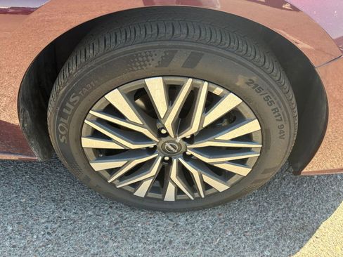 Used 2025 Nissan Altima 2.5 SV FWD image 30