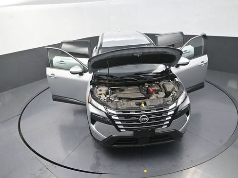 Used 2024 Nissan Rogue SV FWD image 40