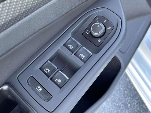 Used 2024 Volkswagen Golf R 2.0T (DSG) image 6