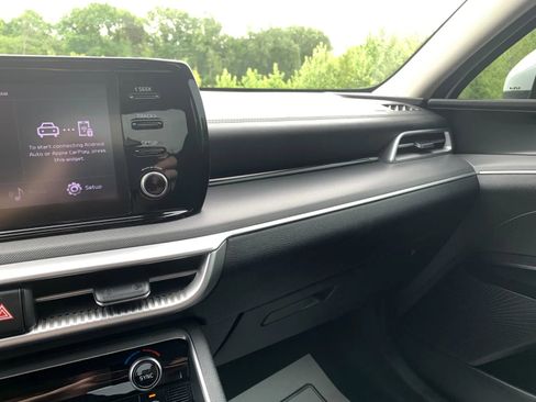 Used 2022 Kia K5 LX FWD image 17