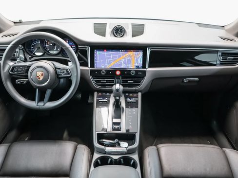 Certified 2024 Porsche Macan AWD/4WD image 18